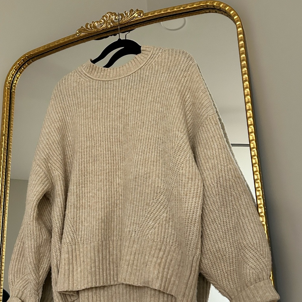 Time and Tru Cream Ribbed Crewneck Sweater